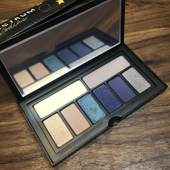 Smashbox eyeshadow pallet and spectrum brush, cool effect Smashbox blue pallet - Picture 4 of 11